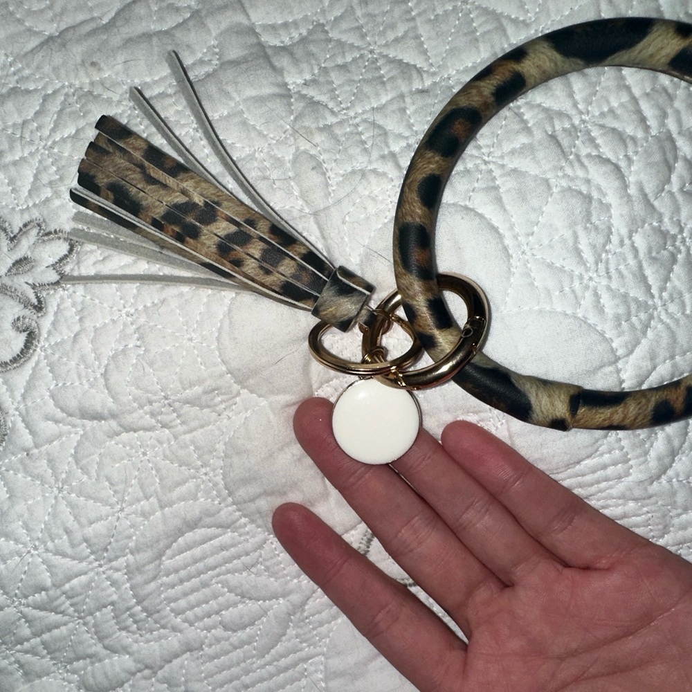 Leopard Key Wrist Ring